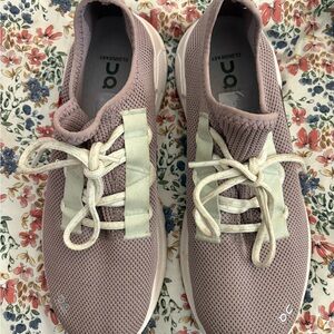 On Running Women's Cloudnova Sneakers - Mauve and Cream